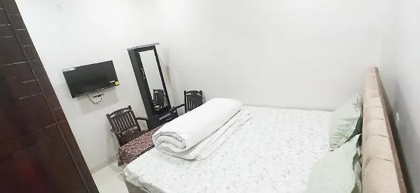 منزل للإقامة Spiritual Happy Home Stay فاراناسي الهند