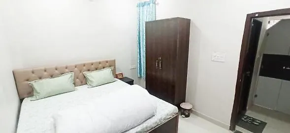 منزل للإقامة Spiritual Happy Home Stay فاراناسي
