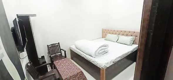 Spiritual Happy Home Stay فاراناسي