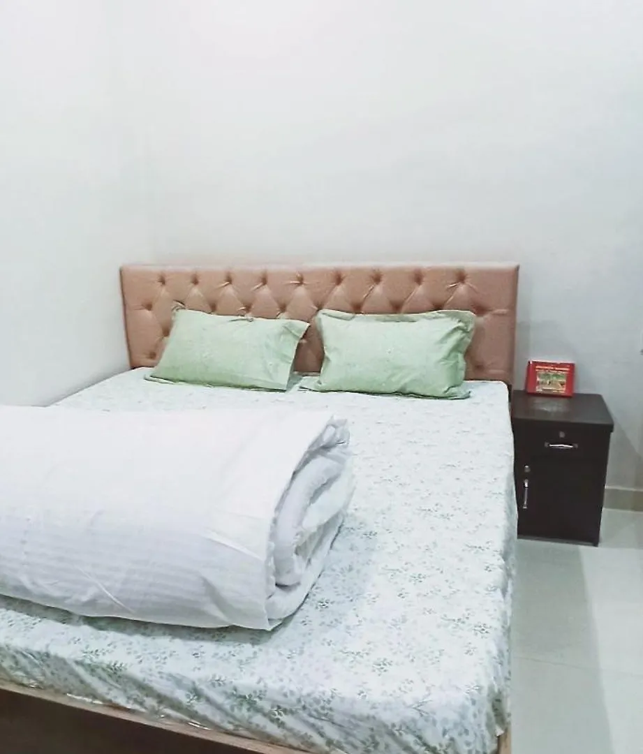 Spiritual Happy Home Stay فاراناسي منزل للإقامة